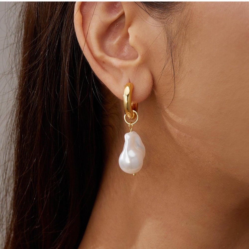 Gold Hoop Earrings with Irregular Pearl Drop 
Chic Statement Jewelry - Picture 10 of 13
